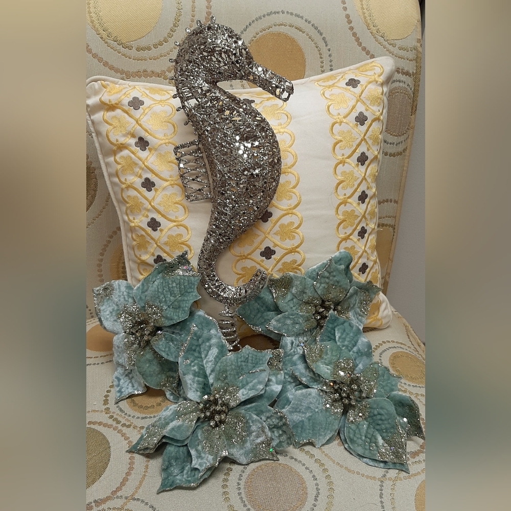 Elegant Golden Seahorse Christmas Tree Topper with Seafoam Poinsettias